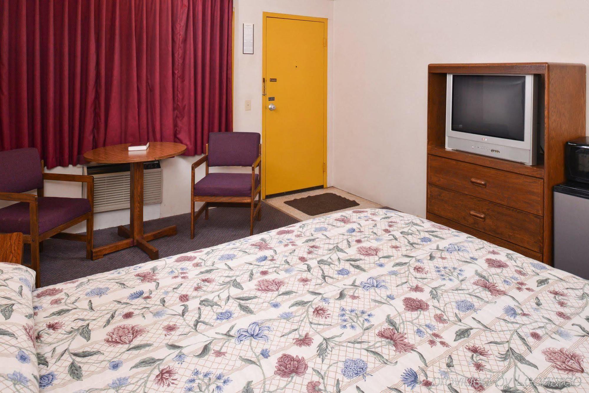 Red Carpet Inn North East Zewnętrze zdjęcie