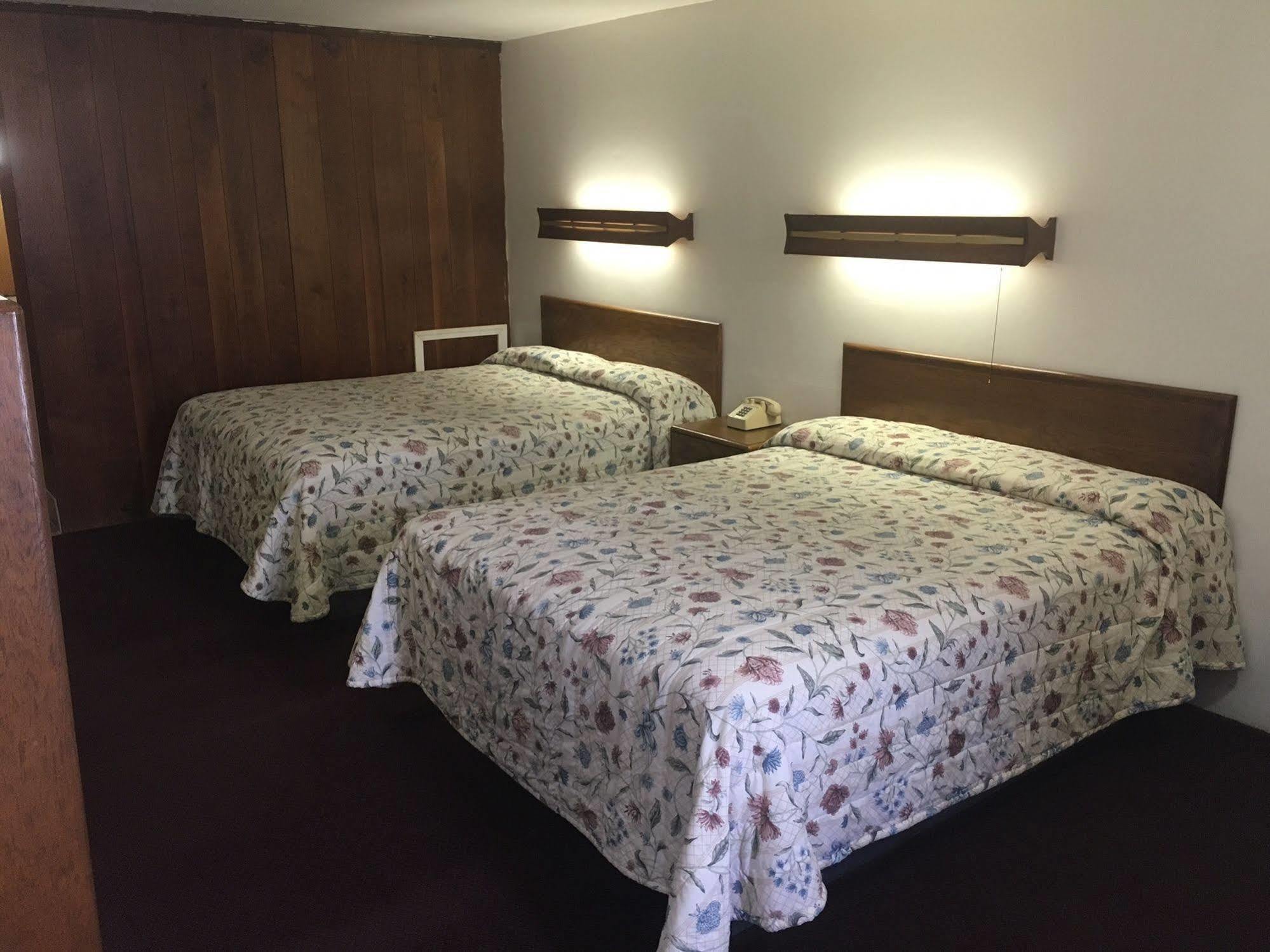 Red Carpet Inn North East Zewnętrze zdjęcie
